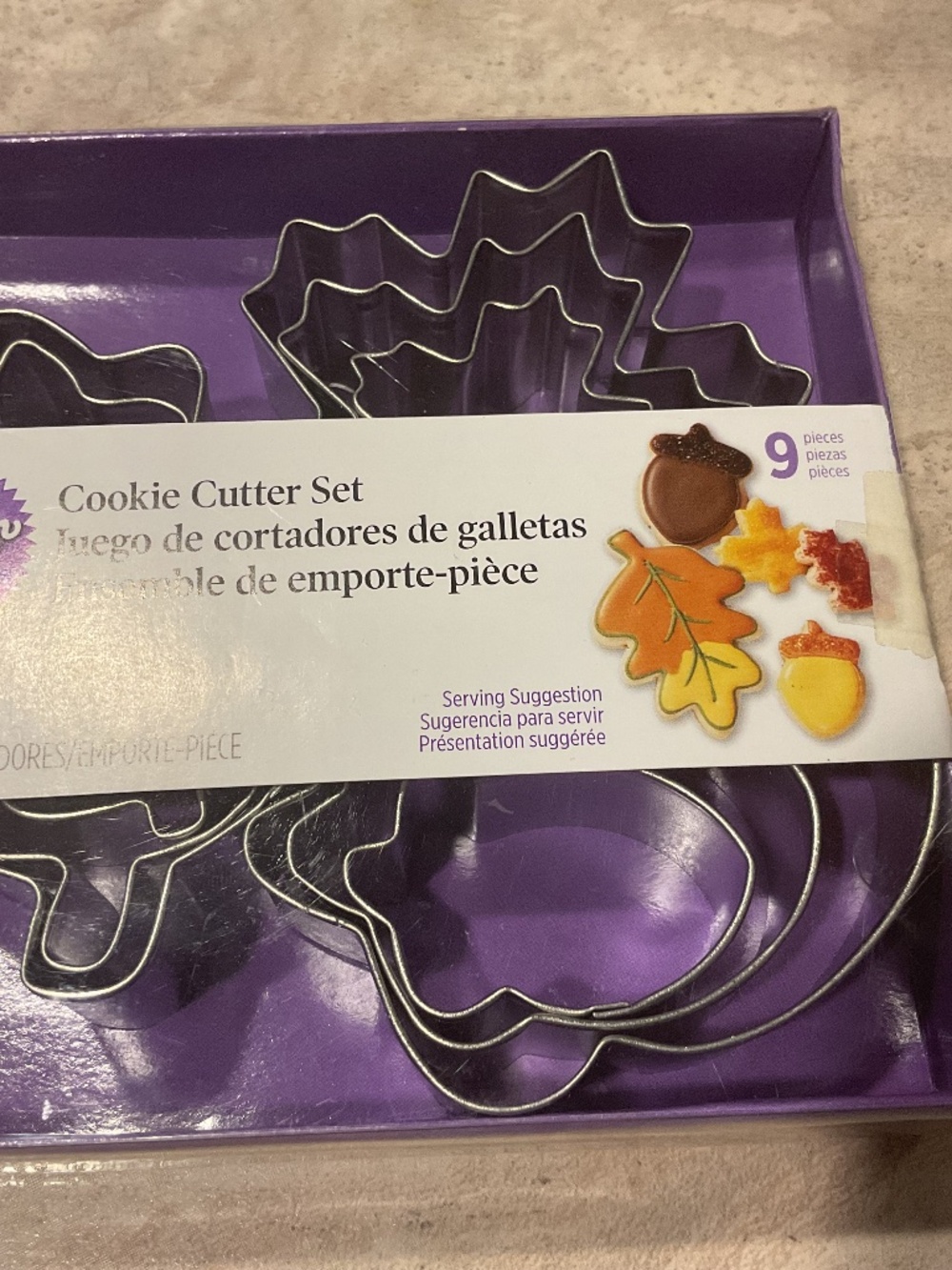 Wilton Cookie Cutter Set 9 pc Acorn Maple Leaf Oak Leaf 2011 New